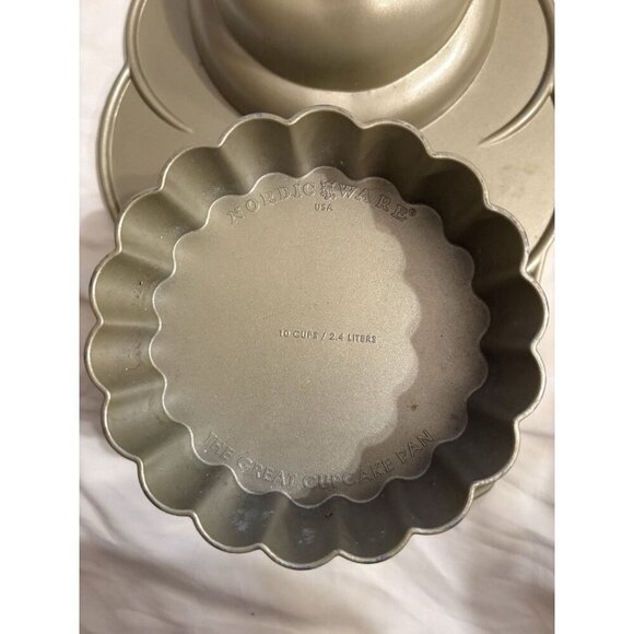 Nordic ware baking pan Giant Cupcake Nordicware - Picture 4 of 4